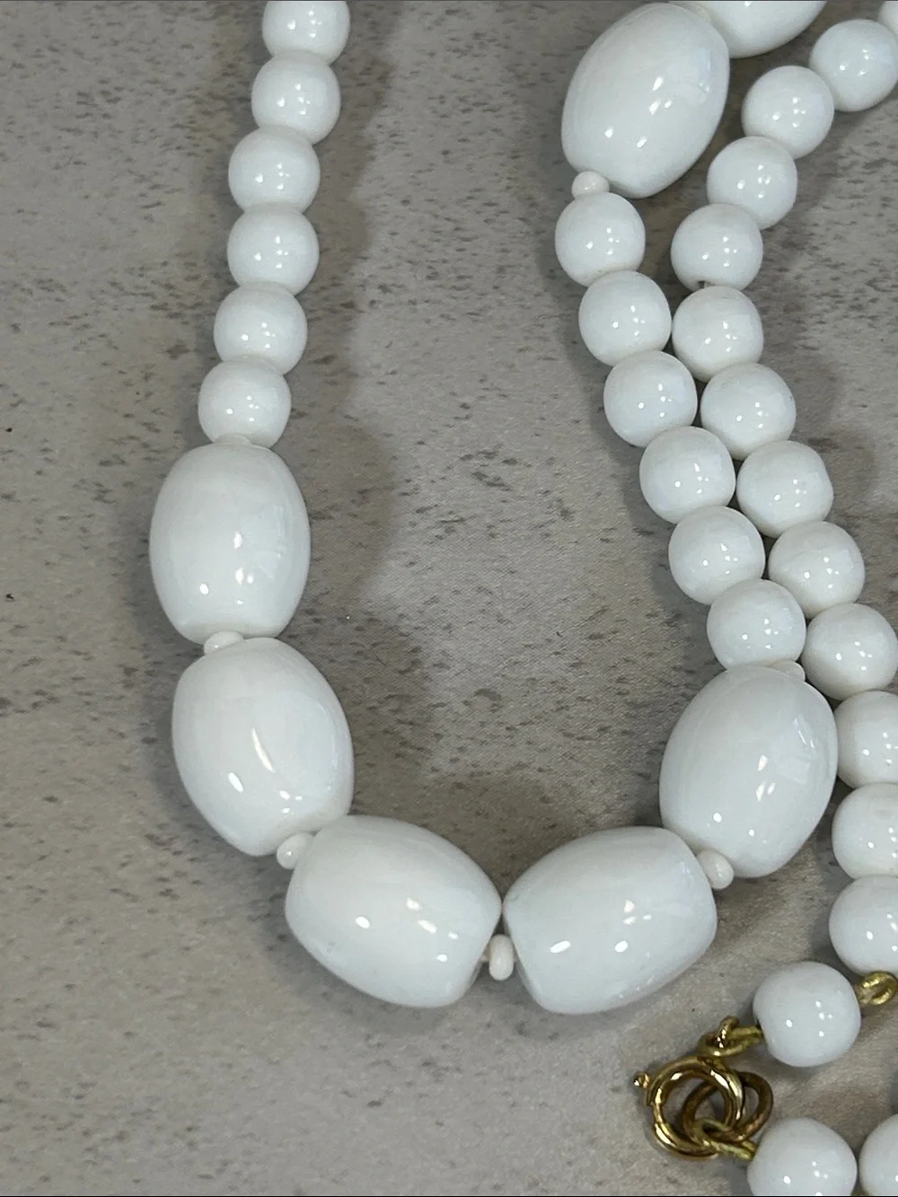 Gorgeous Vintage Milk Glass Necklace - Women Jewelry